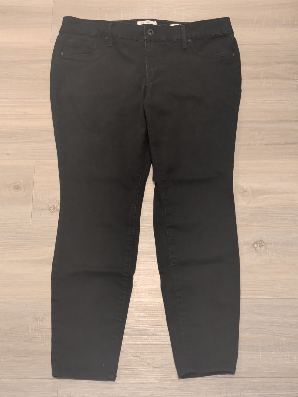 Jessica Simpson 18 W- Black Skinny Jeans - Sleek Mid-Rise